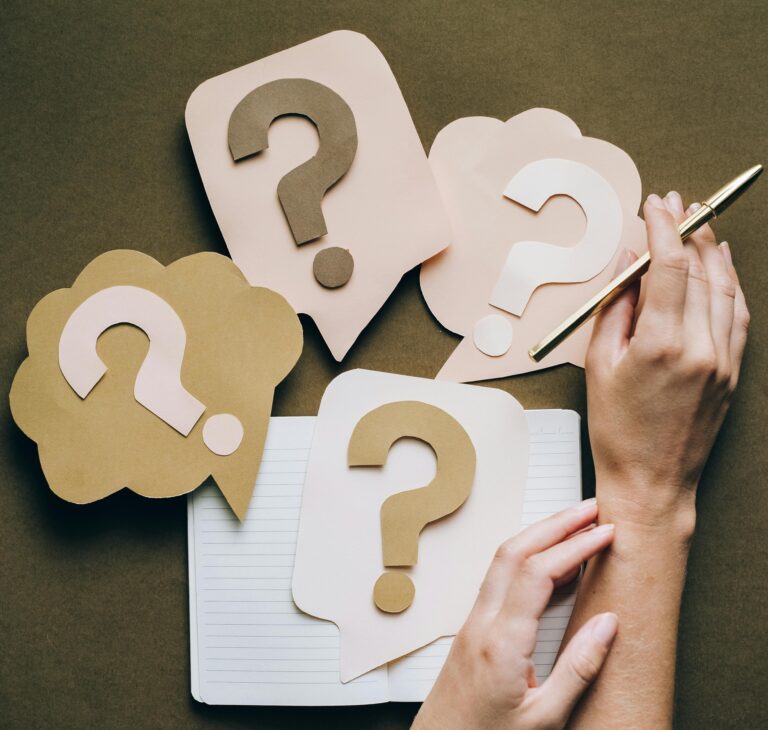 Voz en off ¿Qué es y cuáles son sus usos?